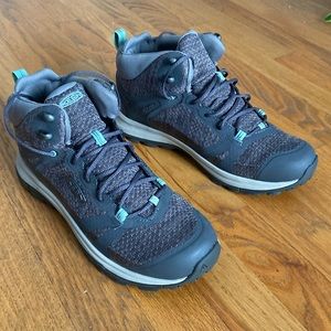 KEEN Women's Terradora II Waterproof Hiking Boot Magnet/Ocean Wave Women’s US 9